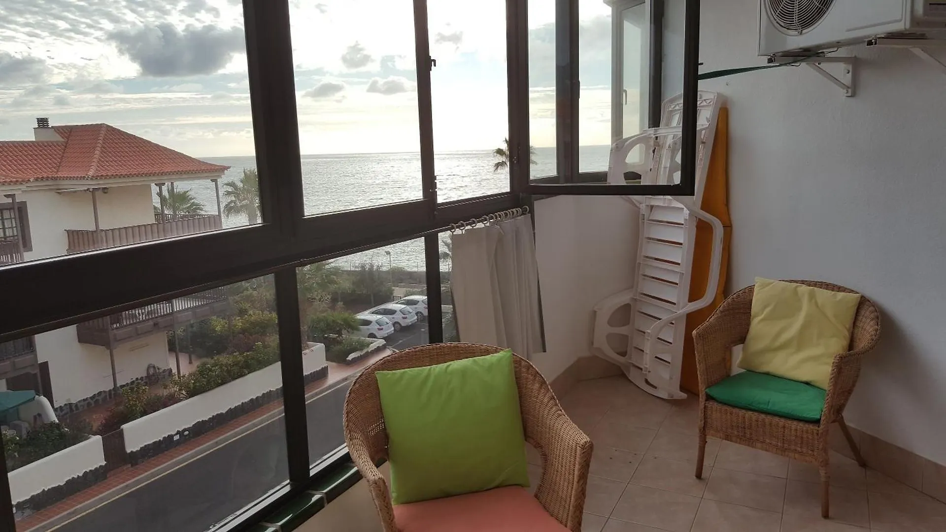 Ferienapartment Mit Balkon Und Meerblick Costa del Silencio España